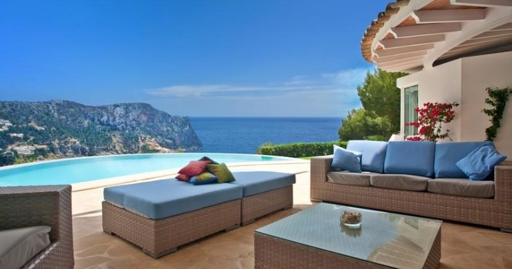 Case da sogno: un fortino mediterraneo a picco sulla scogliera (maiorca)