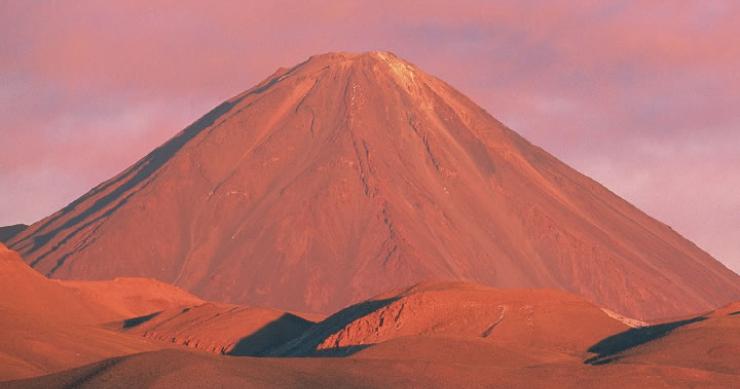 Hotel speciali: tra cielo e montagne nel deserto di atacama (cile)