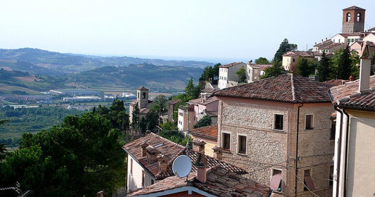 Case del week end: primi colori d'autunno nel borgo medievale di verucchio (Rimini)