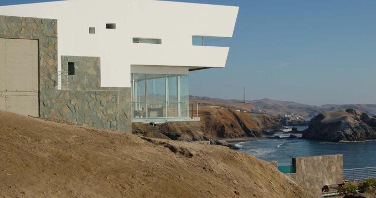 Case da sogno: un trampolino dal deserto al mar di lima (perù)
