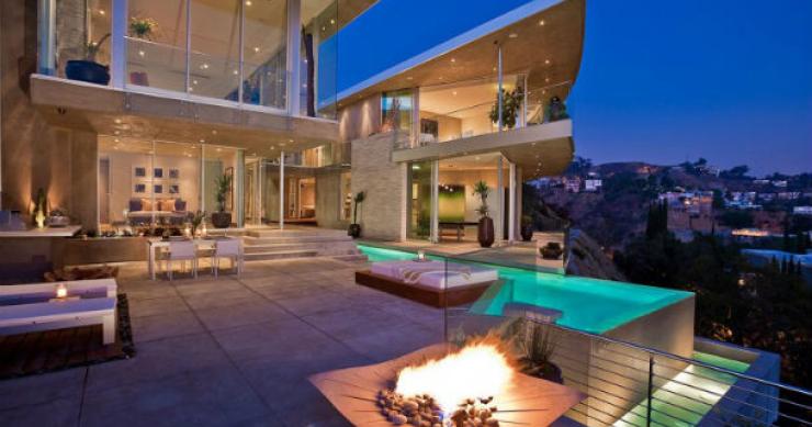 Case da sogno: la villa intorno alla piscina (los angeles)