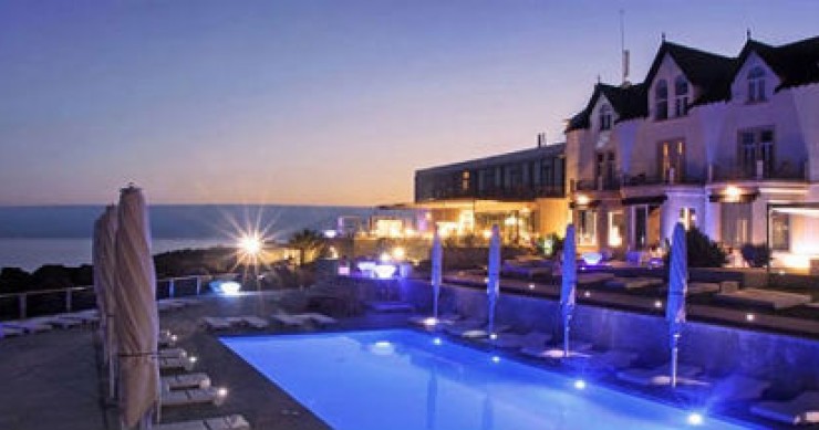 Hotel speciali, tra arredi firmati a picco sulle onde del mare (portogallo)