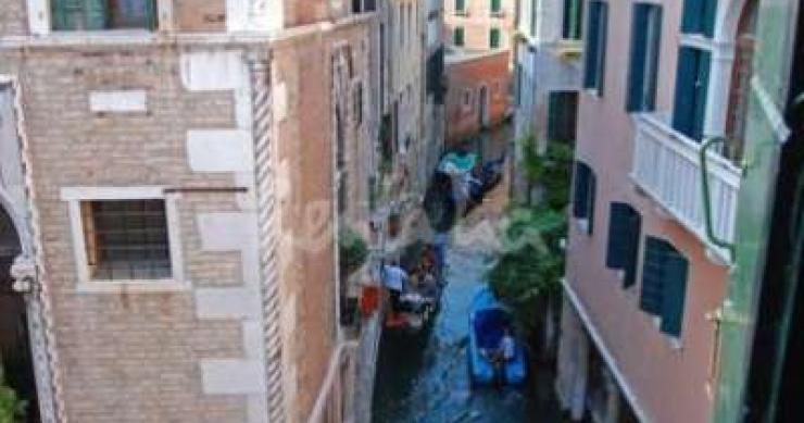 Case del week end: natale tra le luci della fenice sul canal grande (Venezia)