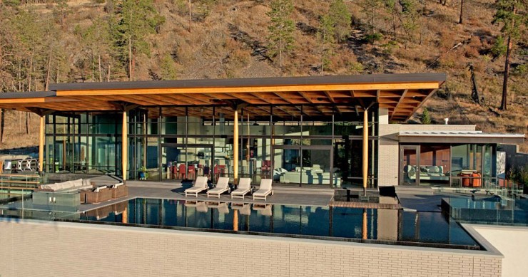 Case da sogno: dalla vallata con vista al lago del mostro ogopogo (canada)