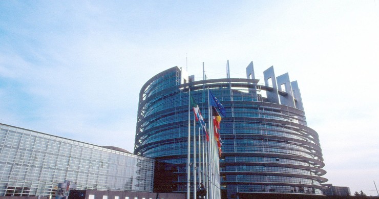 Il parlamento europeo dice no ai mutui senza garanzie