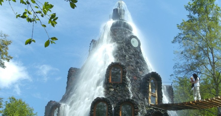 Hotel speciali: un rifugio nella montagna magica in cile (fotogallery)