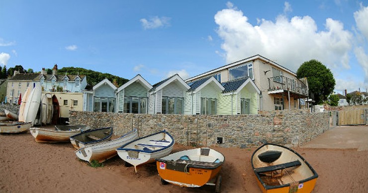 Non tutte le crisi vengono per nuocere: affitti al mare giù del 30%