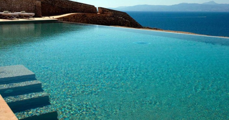 Hotel speciali: un'antica fortezza militare su una scogliera a picco sul mare di maiorca