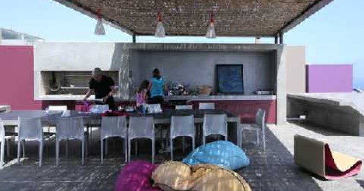 Una casa fuori dal tempo sulla spiaggia escondida del perù (video)