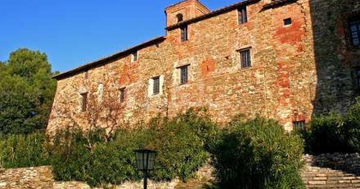 Case del week-end: dormire in un antico castello medievale con vista sul lago trasimeno