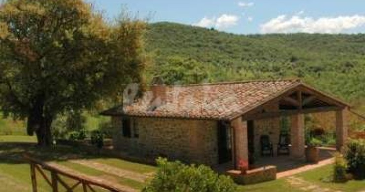 Casa del week-end: immersa nel verde del parco naturale del monte pausillo (Umbria)