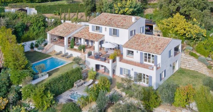 Casa da sogno: tranquillità e relax con una magnifica vista al mare della costa azzurra