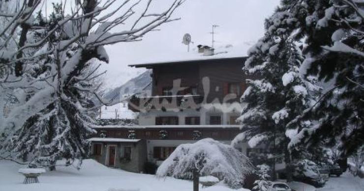 Casa del week-end: aspettando natale tra le nevi della valtellina (fotogallery)