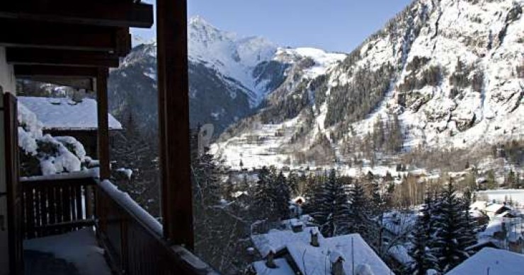 Casa del week end: nella rinomata località sciistica di courmayeur con vista al monte bianco (fotogallery)