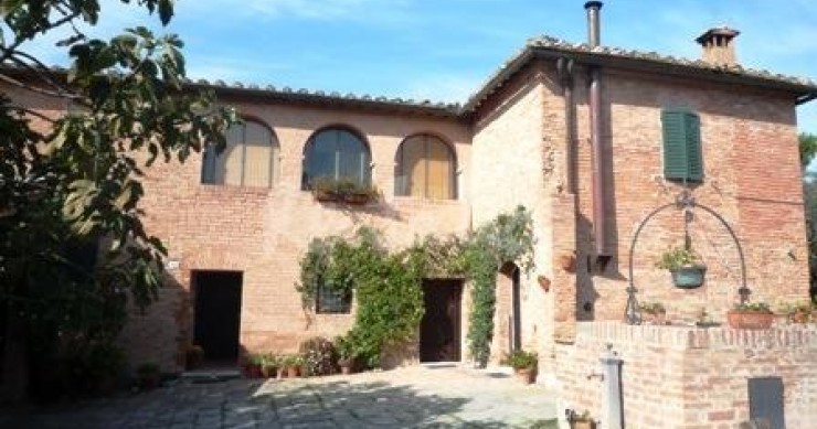 Casa del week end: salutando il 2012 in un antico casolare nella campagna senese (fotogallery)