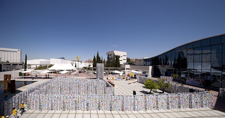 La più grande struttura riciclata del mondo costruita con cartoni di latte a granada (fotogallery)