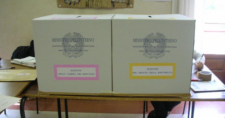 Sondaggi politico elettorali di la 7: lo scandalo mps pesa sul pd e monti