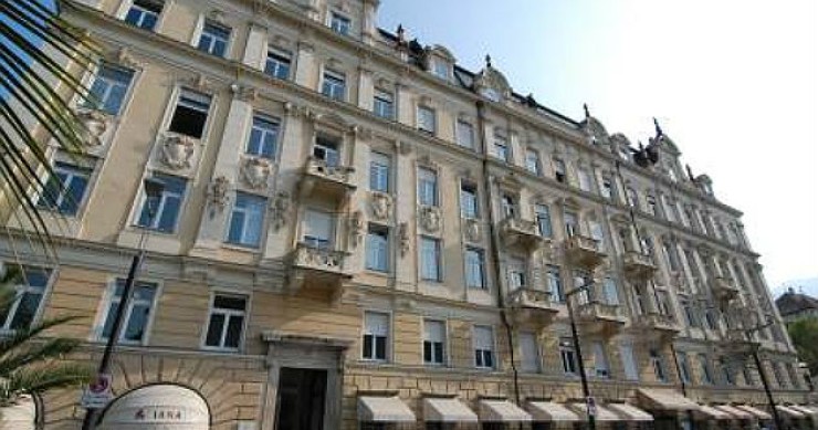 Casa del week end: tra 4 valli alpine nel cuore più elegante di merano (fotogallery)