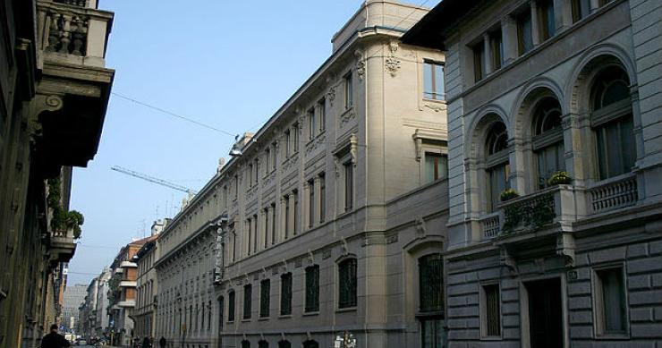 La crisi colpisce anche rcs: 800 esuberi e il corriere della sera va in periferia