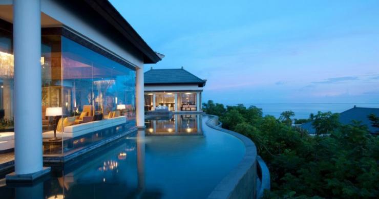 Hotel speciali: su una scogliera con vista sull'oceano indiano a bali, l'isola degli dei (fotogallery)