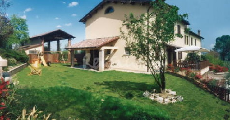 Casa del week end: un'antica villa colonica nella campagna romagnola (fotogallery)