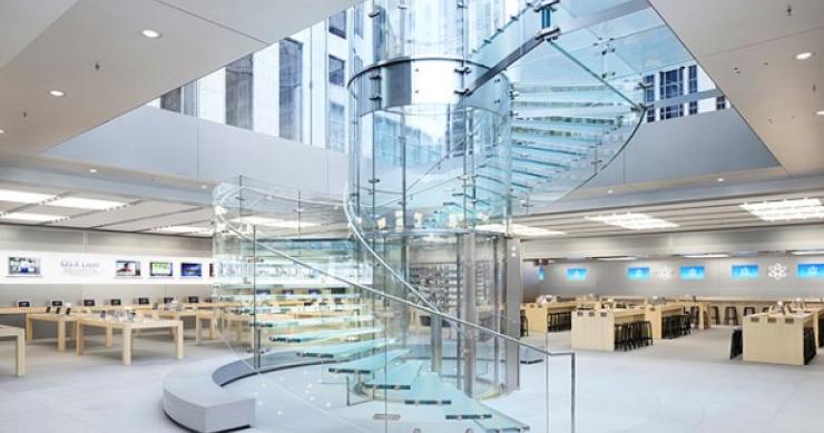 8 maniere di trasformare la tua casa con una scala di cristallo (fotogallery)