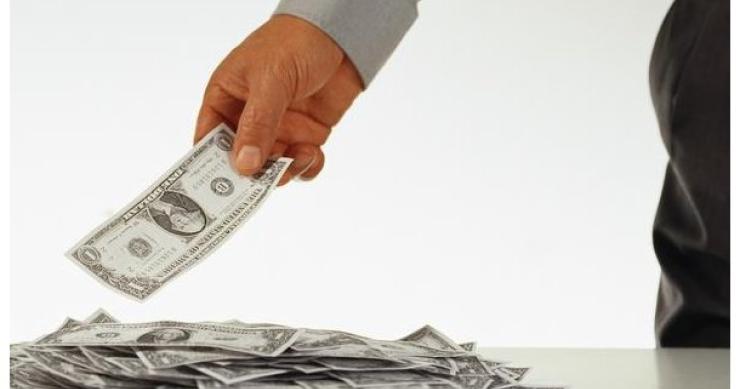 Il governo abolisce il finanziamento pubblico ai partiti. Ed è subito polemica