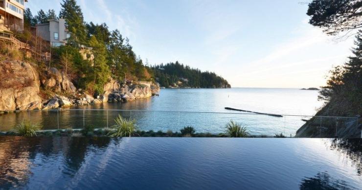 Una villa galleggiante con spiaggia privata a vancouver (fotogallery)