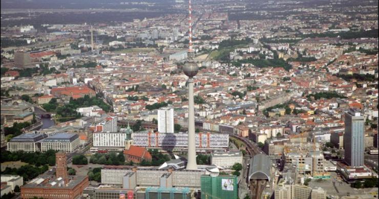 la bundesbank ha sottolineato che nelle 125 città tedesche i valori delle case sono cresciuti del 6,25% nel 2013 I prezzi delle case in germania continuano a salire, la bundesbank ha rilevato un +25% nelle grandi città