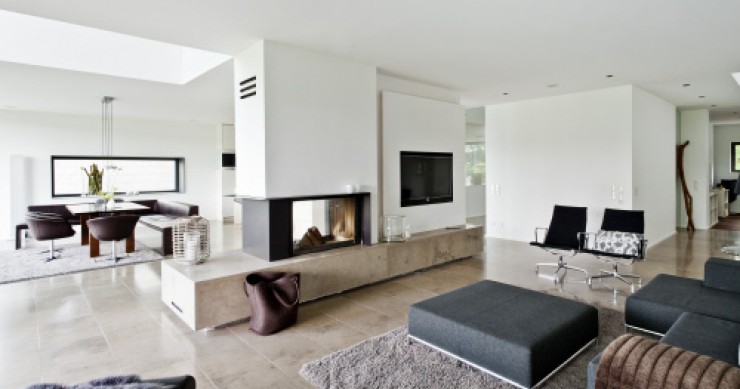 Come trasformare in modo economico un salone freddo e impersonale in uno spazio caldo e accogliente