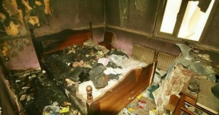 La casa più economica del regno unito costa solo 8.4393 euro...ma è in parte bruciata e piena di spazzatura