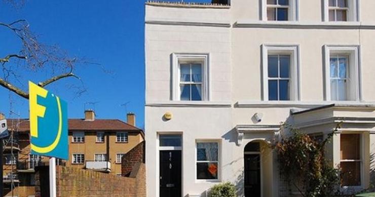 La casa più stretta di londra in vendita a 563mila euro (fotogallery)