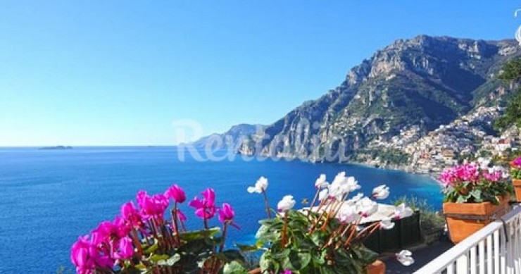 La magia della costiera amalfitana da una villa panoramica di positano (foto)