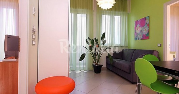 Sole e divertimento a riccione: un appartamento allegro e colorato a pochi passi dal mare (fotogallery)