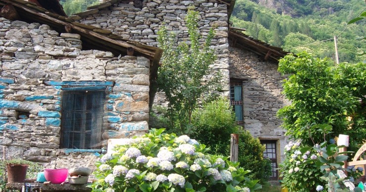In vendita su ebay un intero borgo alpino situato ai piedi del gran paradiso