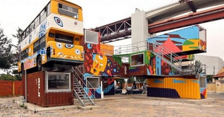 "Village underground lisboa": quando l'ufficio è un autobus (foto)
