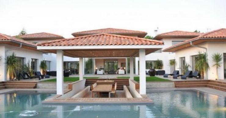 Una villa in stile asiatico nell’elegante città di biarritz, in francia (foto)