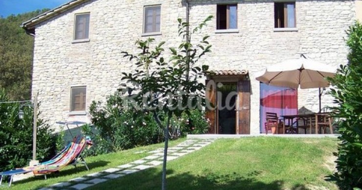 Una vacanza a città di castello in un rustico in pietra e legno (fotogallery)