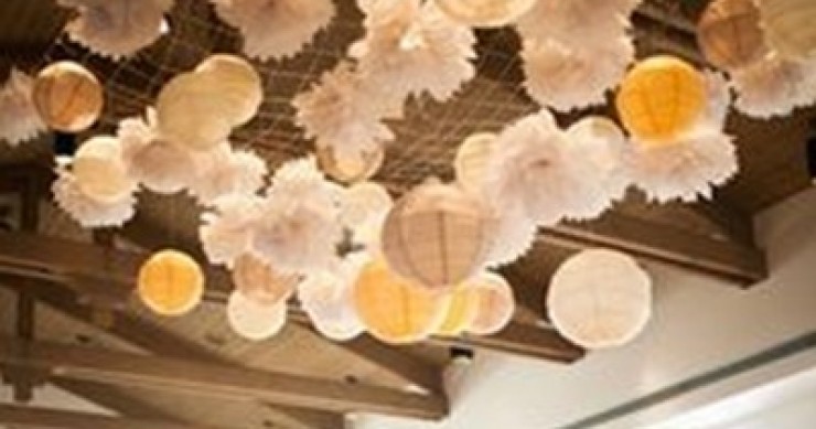 Alcuni utili consigli per decorare e valorizzare i soffitti alti (fotogallery)