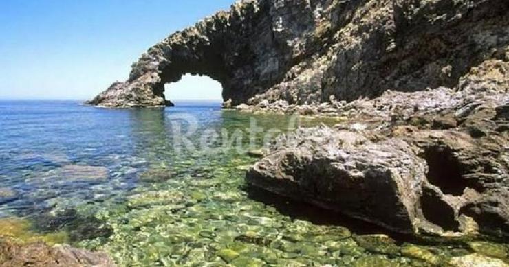 Una casa vacanza a pantelleria per rilassarsi ancora un po' al mare (fotogallery)