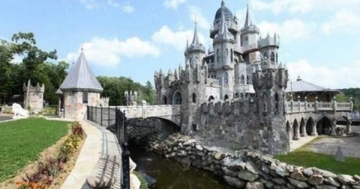 Vivere come in una favola nel castello della strega cattiva e delle principesse (fotogallery)