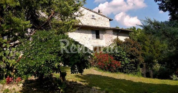 Ad Assisi per soggiornare in una caratteristica struttura medievale (fotogallery)