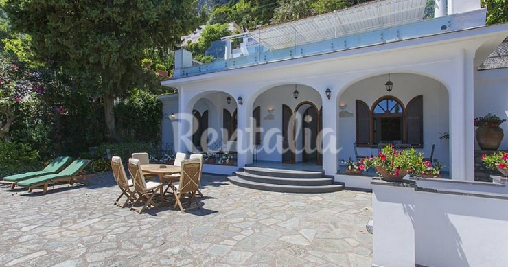 Una villa per una vacanza romantica sull’Isola di Capri (fotogallery)