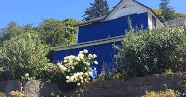 Troppi fan maleducati in visita alla “casa dei Goonies”, la proprietaria copre la facciata (Foto)