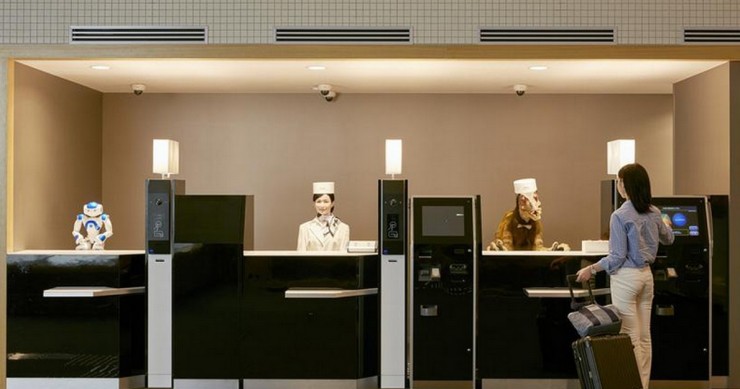 Il primo hotel al mondo gestito solo da... robot (Fotogallery)