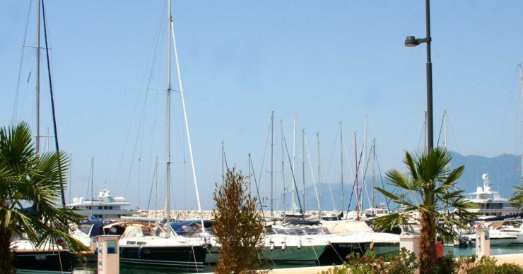  Marina d'Arechi nel porto di Salerno