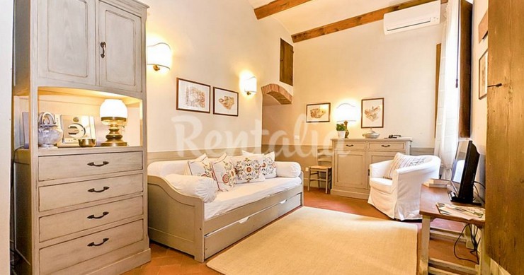 Nel cuore di Firenze un romantico e curato appartamento (Fotogallery)