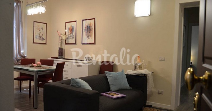 Nel centro storico di Parma un appartamento luminoso e confortevole (Fotogallery)