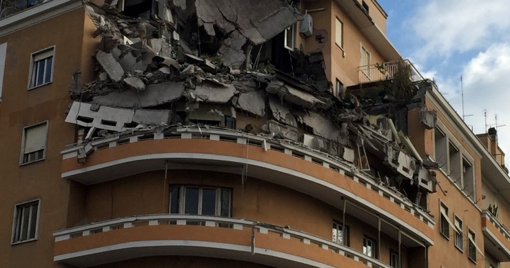 La palazzina crollata a Roma sul Lungotevere Flaminio