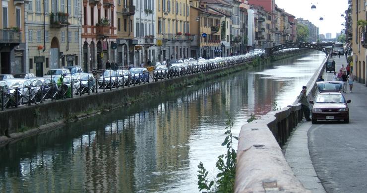 Immobili abbandonati sui Navigli a Milano